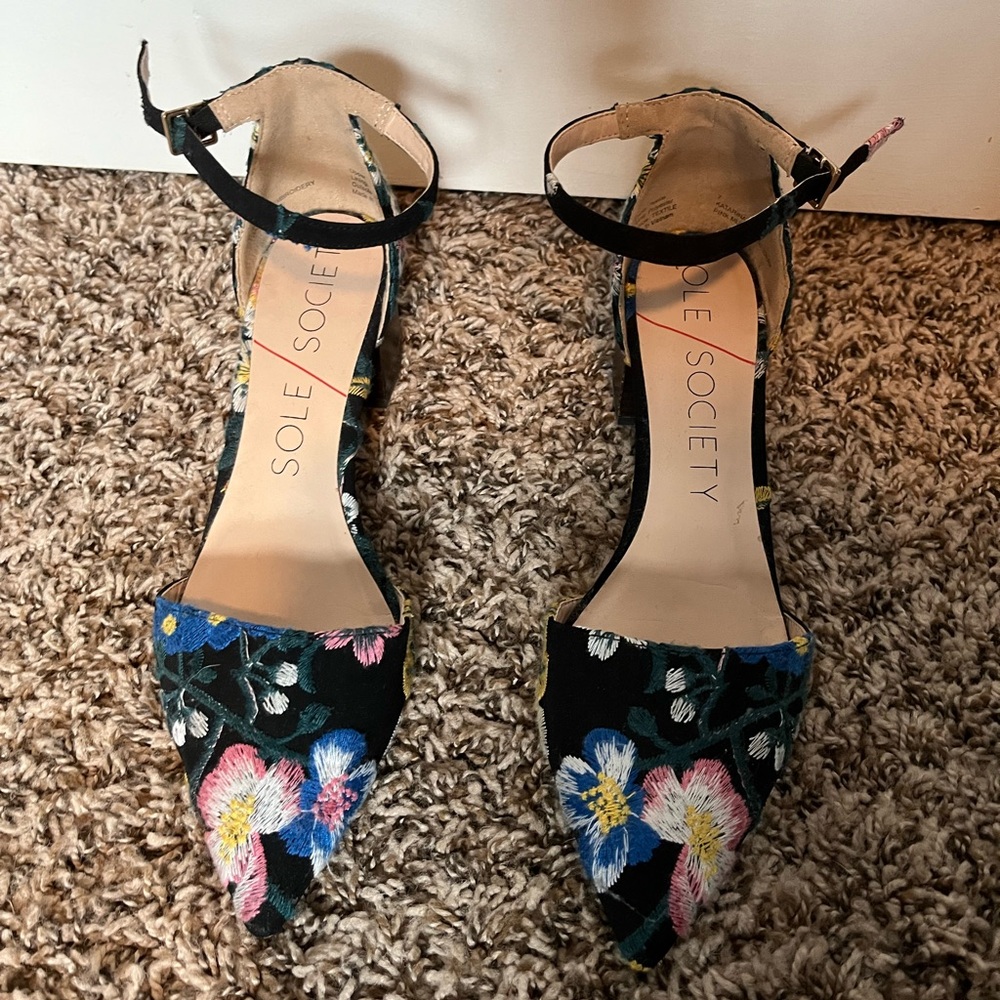 Floral Sole Society Katrina Embroidery Block Heel Pumps - Size 7